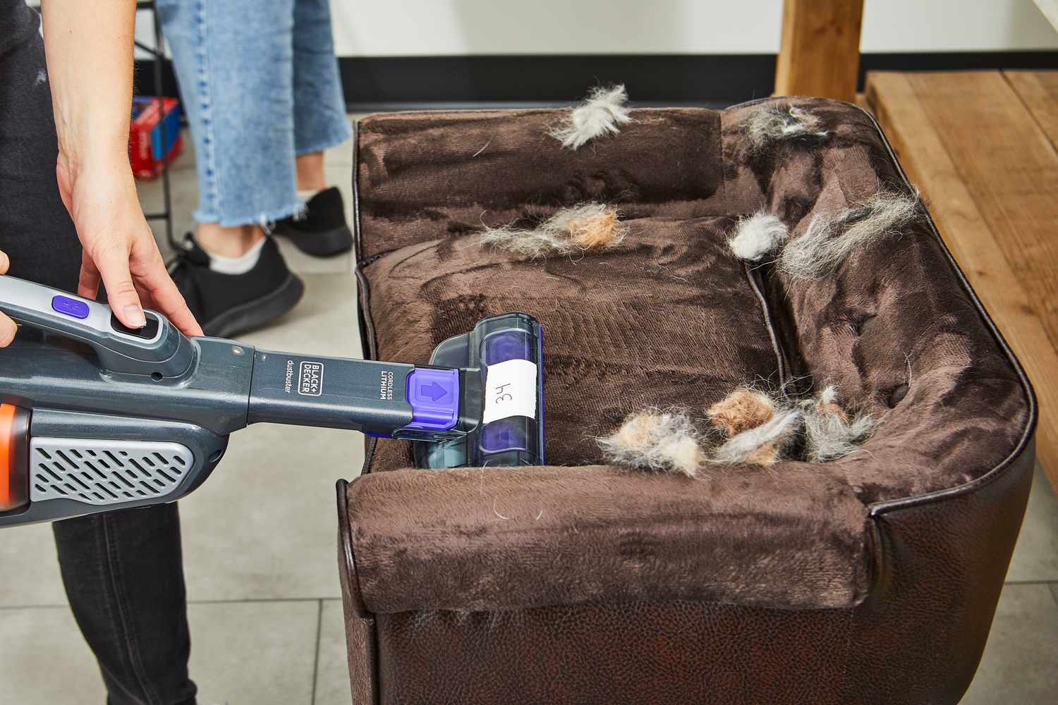 BLACK DECKER Furbuster AdvancedClean  Handheld Vacuum for Pets tested