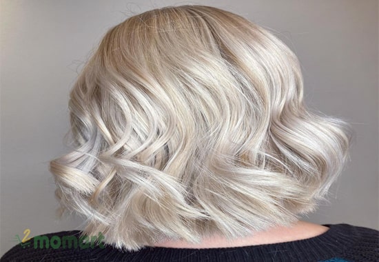 Cô nàng cá tính mới mái tóc màu bạch kim sành điệu