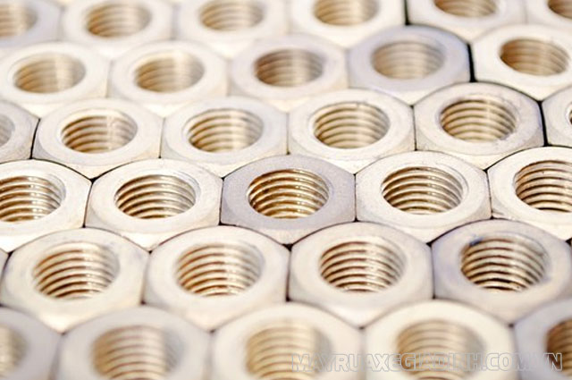 Crôm nằm cuối cùng trong danh sách 10 kim loại có khả năng truyền nhiệt tốt nhất.