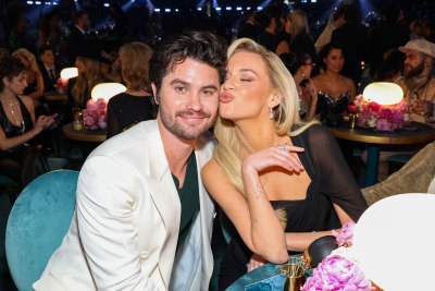 Kelsea Ballerini Claps Back at Pregnancy Rumors After Postponing Shows