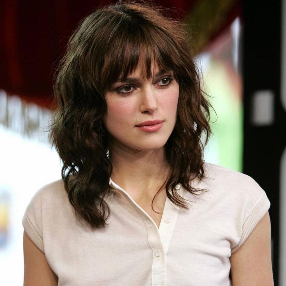 Kiểu tóc lớp ngang vai uốn cong phần đuôi