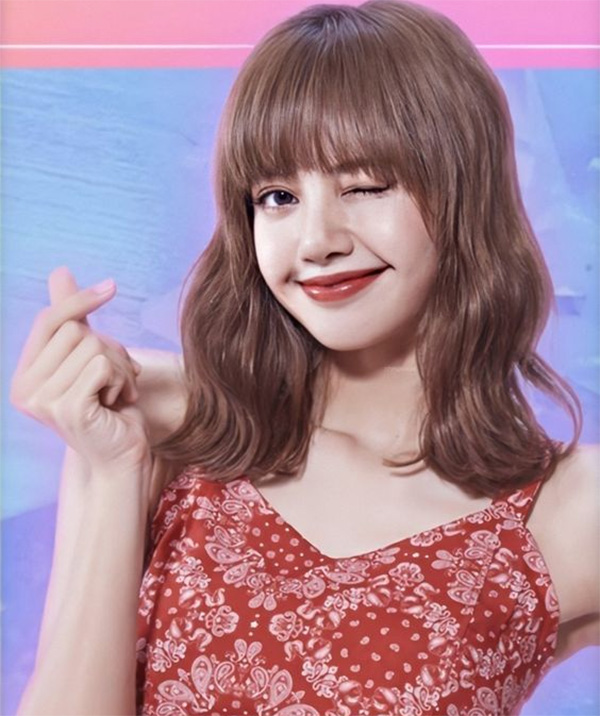 Kiểu tóc uốn xoăn giúp bạn gái trở nên nổi bật hơn