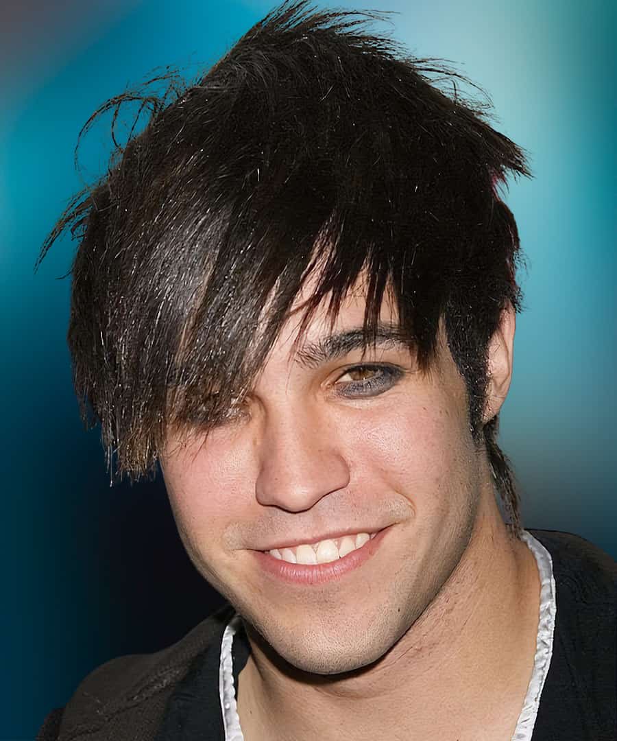 Men's emo hairstyle from the 2000s