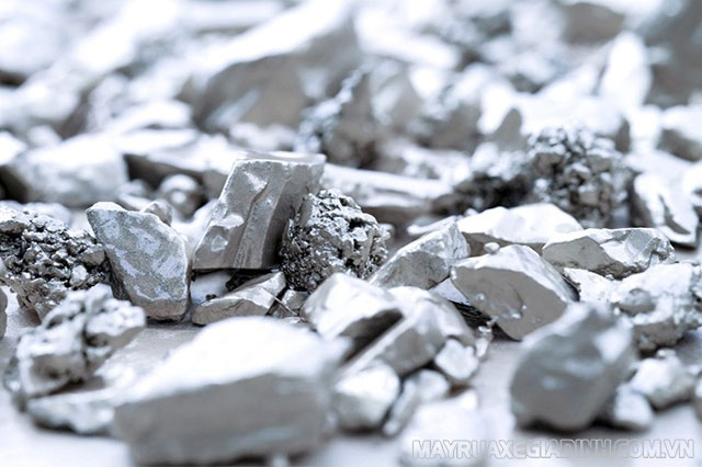 Bạc đứng đầu trong danh sách kim loại có khả năng truyền nhiệt tốt nhất, dẫn điện tốt nhất.