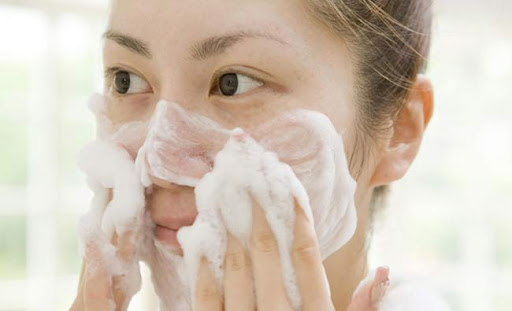 Quy trình 11 các bưá»c skincare cÆ¡ bản ngà y và Äêm cho chá» em