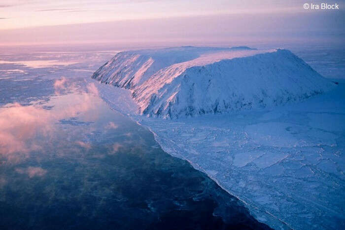 The border between Russia and United States that passes through Diomede islands