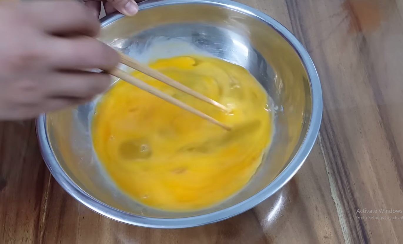 Cách là m bánh flan ÄÆ¡n giản tại nhà thÆ¡m má»m, không bá» tanh, rá» - 7