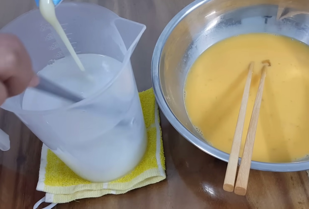 Cách là m bánh flan ÄÆ¡n giản tại nhà thÆ¡m má»m, không bá» tanh, rá» - 10
