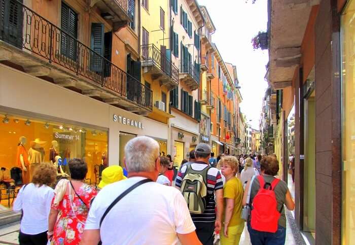 people shopping in verona