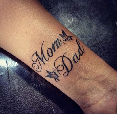 tattoo mom dad ở tay